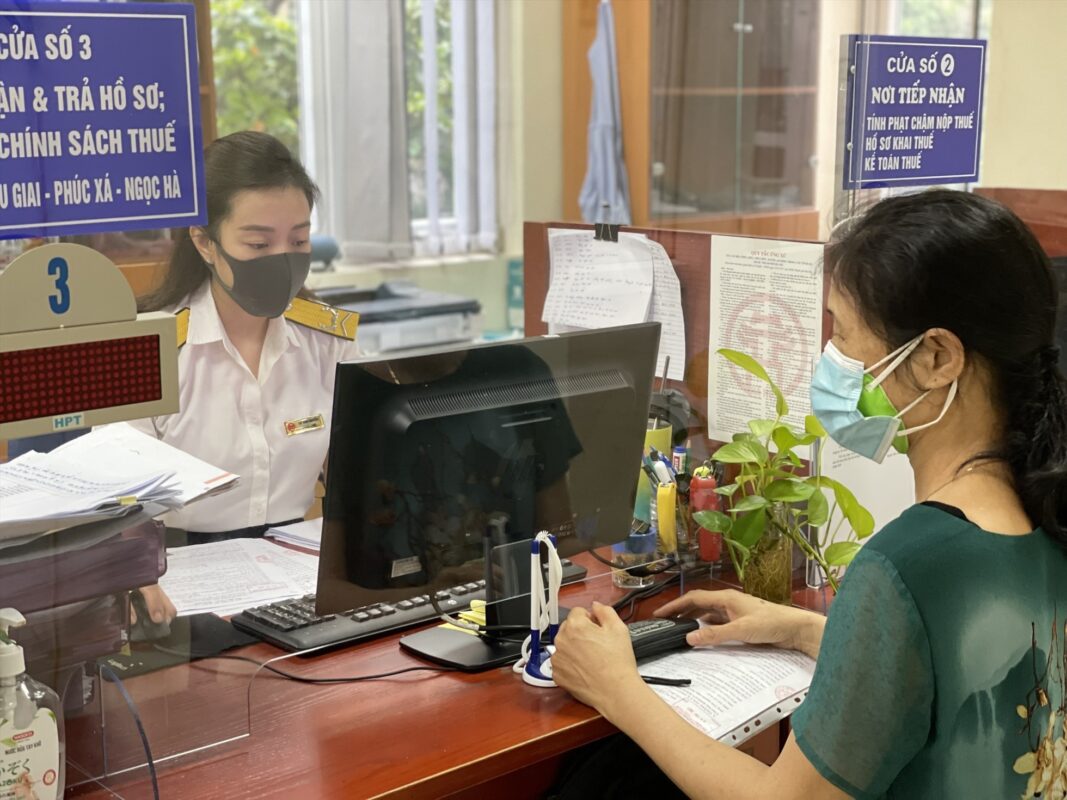 Các chuyên gia lưu ý những người kinh doanh online nên đăng ký và kê khai thuế để tránh bị truy thu sau này - Ảnh: PHƯƠNG QUYÊN